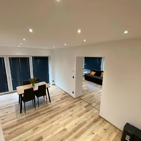 Wunderschoene 2,5 - Zimmer- Mit Terrasse Und Fernblick Im Vordertaunus Schmitten