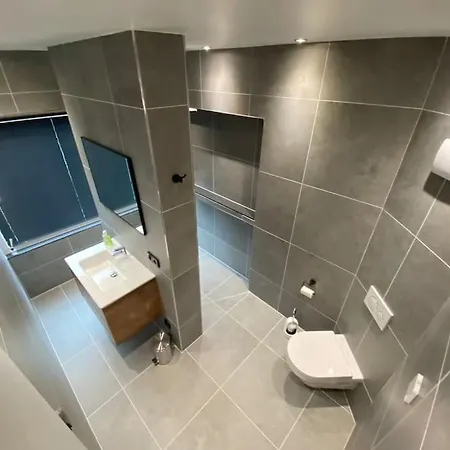 Wunderschoene 2,5 - Zimmer- Mit Terrasse Und Fernblick Im Vordertaunus *