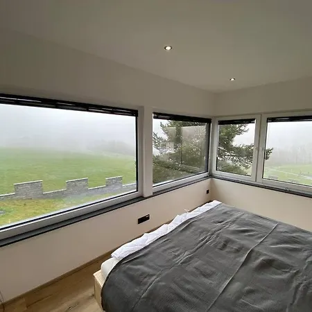 Wunderschoene 2,5 - Zimmer- Mit Terrasse Und Fernblick Im Vordertaunus