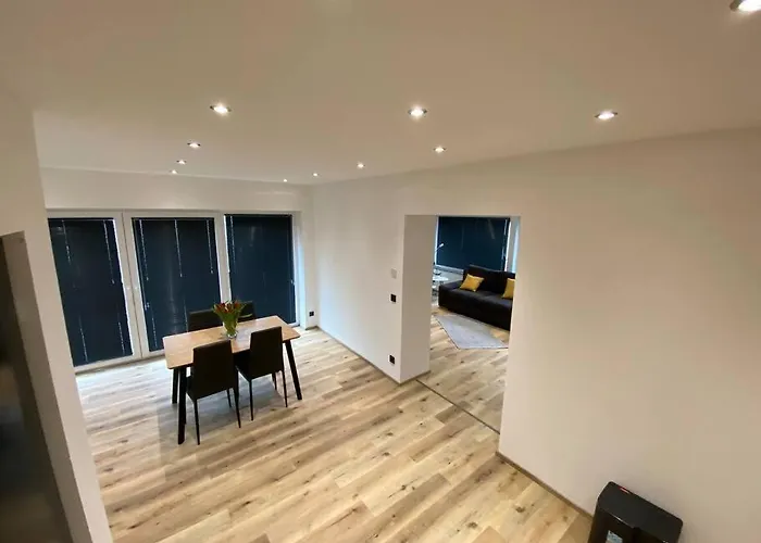 Wunderschoene 2,5 - Zimmer- Mit Terrasse Und Fernblick Im Vordertaunus Schmitten