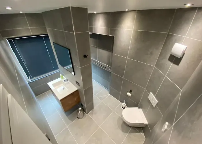 Wunderschoene 2,5 - Zimmer- Mit Terrasse Und Fernblick Im Vordertaunus *