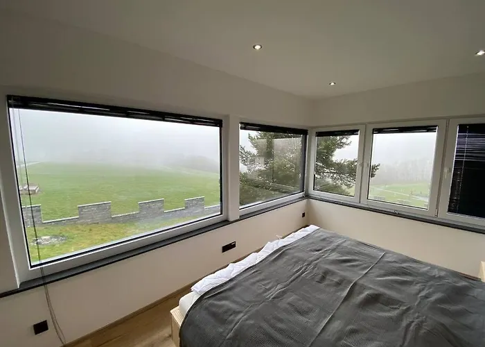 Wunderschoene 2,5 - Zimmer- Mit Terrasse Und Fernblick Im Vordertaunus